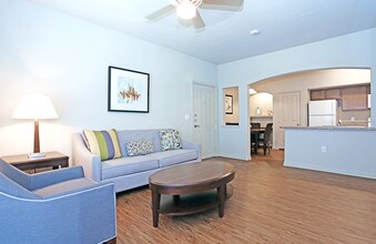 Freedom Hills Ranch in San Antonio, TX - Foto de edificio - Interior Photo