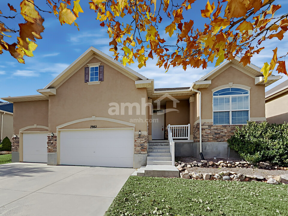 7982 S 7110 W in West Jordan, UT - Building Photo