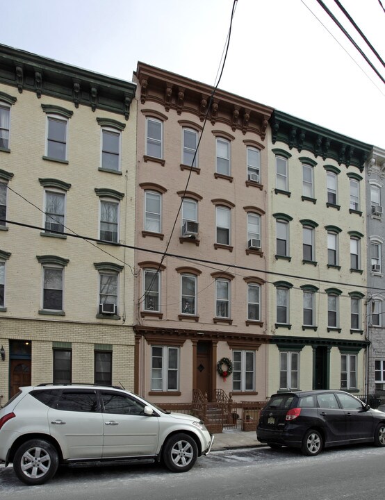 523 Willow Ave in Hoboken, NJ - Building Photo