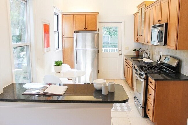 15 Trowbridge St in Cambridge, MA - Building Photo - Building Photo
