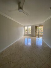 220 E Flamingo Rd in Las Vegas, NV - Building Photo - Building Photo