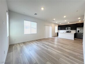 108 Brielle Beacon Ln in Henderson, NV - Building Photo - Building Photo