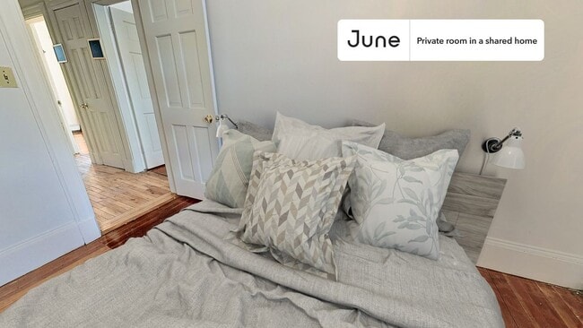 Private bedroom in 6 bed/2 bath Home in Boston, MA - Building Photo - Building Photo