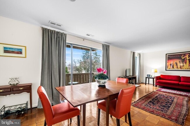 103 Cross Keys Rd in Baltimore, MD - Building Photo - Building Photo