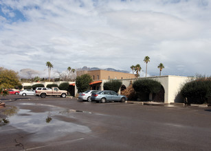 RIVER GARDEN in Tucson, AZ - Foto de edificio - Building Photo