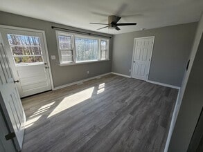 25274 Jefferson Davis Hwy in Ruther Glen, VA - Building Photo - Building Photo