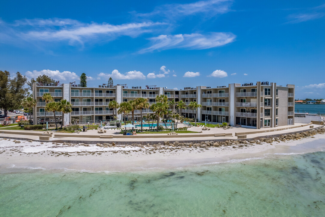 Point Pass-A-Grille in St Pete Beach, FL - Building Photo