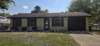 7704 Kern Valley Dr in Fort Wayne, IN - Building Photo