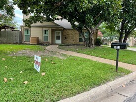 3332 Chimney Pl Dr in Waco, TX - Building Photo