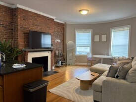 23 Saint Lukes Rd, Unit 4 in Boston, MA - Building Photo