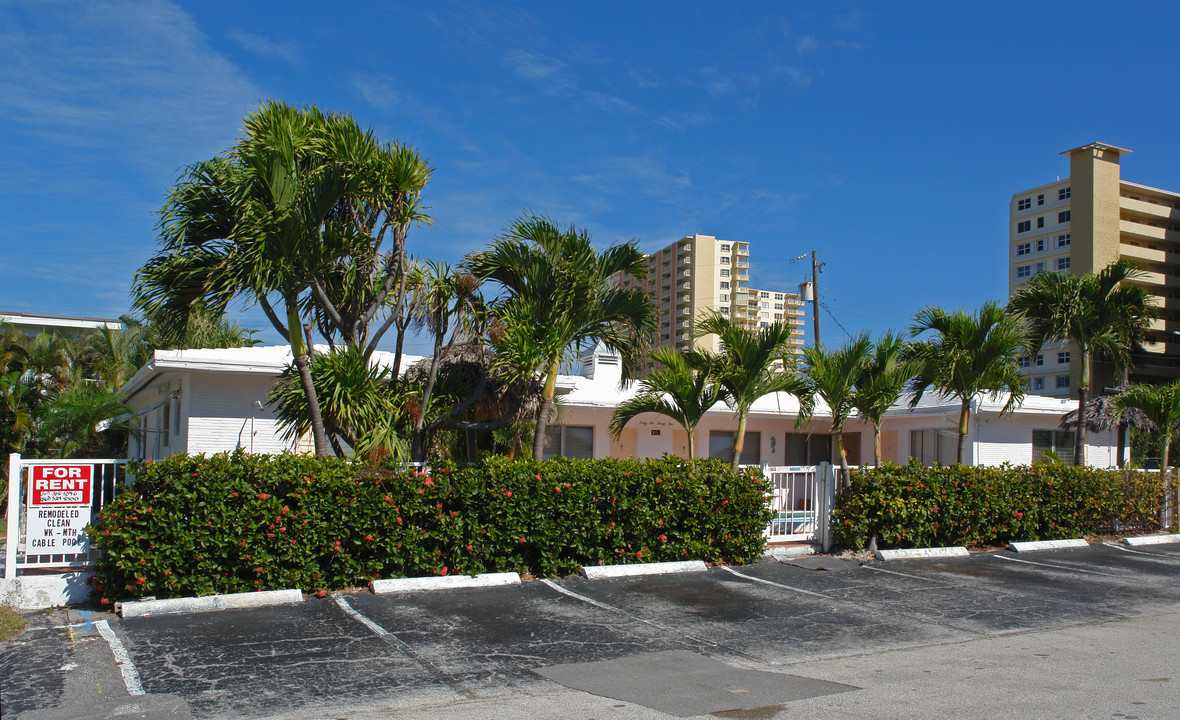 Sun & Surf Apartments in Pompano Beach, FL - Foto de edificio