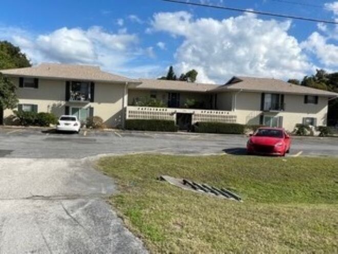 1702 Recker Hwy in Winter Haven, FL - Building Photo