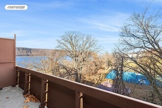201 Ravine Ave in Yonkers, NY - Building Photo - Building Photo