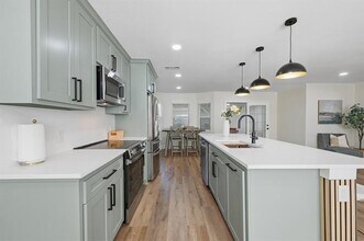 1144 Harrison Ln in Hurst, TX - Building Photo - Building Photo