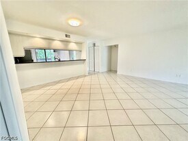 209 Pinebrook Dr in Ft. Myers, FL - Building Photo