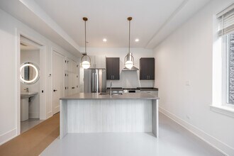 1814 W Thomas St in Chicago, IL - Building Photo - Building Photo