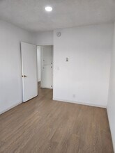 6561 Fulton Ave in Van Nuys, CA - Foto de edificio - Building Photo