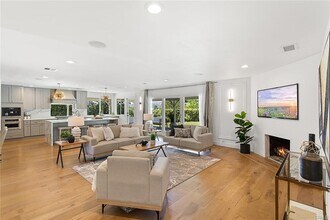 7153 Helmsdale Rd in Los Angeles, CA - Building Photo - Building Photo