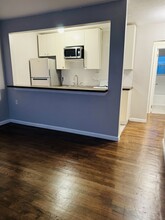2116 Kemper Ln, Unit 10 in Cincinnati, OH - Building Photo - Building Photo