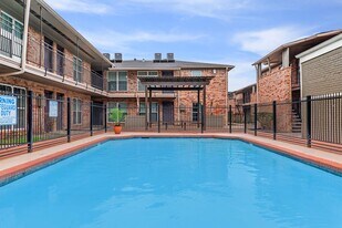 Las Villas Del Parque in Houston, TX - Building Photo