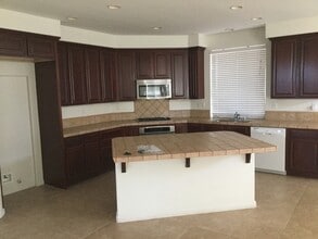 1448 Mendocino Creek Dr in Patterson, CA - Building Photo - Building Photo