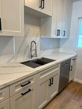 2859 Leeward Ave, Unit 9 in Los Angeles, CA - Building Photo - Building Photo