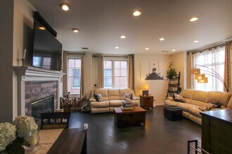 2140 N Winchester Ave in Chicago, IL - Building Photo - Building Photo