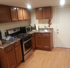 5608 N Marmora Ave, Unit 1 in Chicago, IL - Foto de edificio - Building Photo