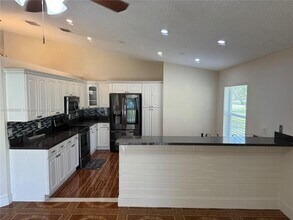 9095 SW 20th St in Miramar, FL - Building Photo - Building Photo