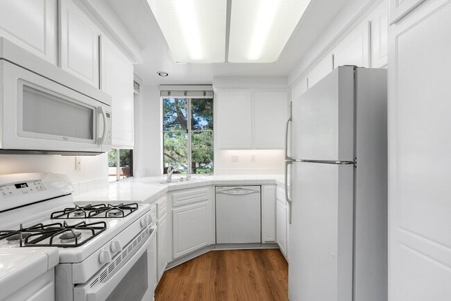 2400 Ladrillo Aisle in Irvine, CA - Building Photo - Building Photo