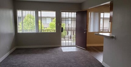 Estancia Downey Apartments in Downey, CA - Building Photo - Building Photo
