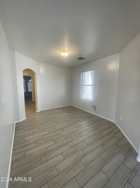 3201 E Kerry Ln in Phoenix, AZ - Building Photo - Building Photo