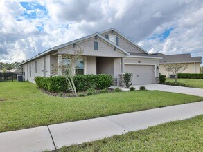 692 E Victoria Trails Blvd in DeLand, FL - Building Photo - Building Photo
