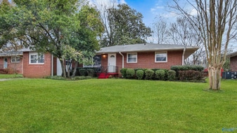 404 Ewing St NW in Huntsville, AL - Building Photo