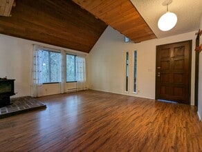 5092 Whiteaker St in Eugene, OR - Building Photo - Building Photo