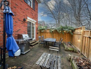 2390 Woodward Ave in Burlington, ON - Building Photo - Building Photo