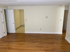 226 Pearl St, Unit 1B in Gardner, MA - Building Photo - Building Photo