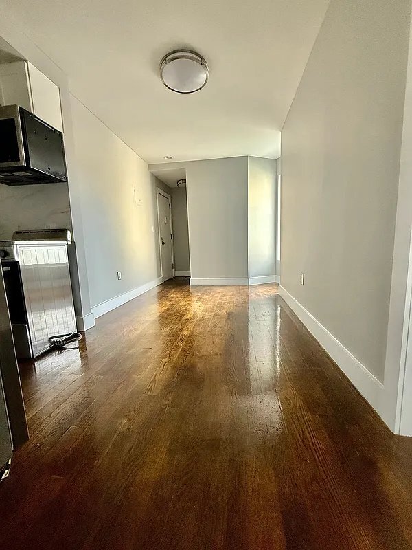 238 E 111th St in New York, NY - Foto de edificio - Building Photo