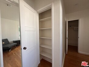 2333 S Garth Ave in Los Angeles, CA - Building Photo - Building Photo