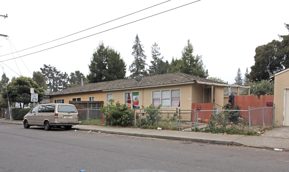 3010-3110 Williams Ave in Redwood City, CA - Building Photo