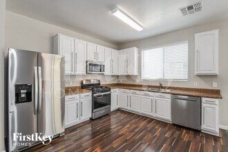 7595 E Cholla Overlook Dr in Tucson, AZ - Building Photo - Building Photo