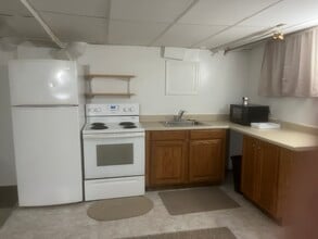 1521 South Center Street, Unit Apt 4 in Terre Haute, IN - Building Photo - Building Photo