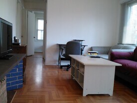 325 Charles St in Rockville, MD - Building Photo