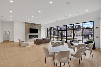 280 Salmon Brook St, Unit 4-303 in Granby, CT - Foto de edificio - Building Photo