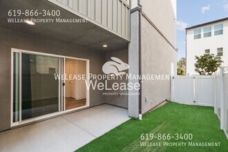11050 Solstice Wy in San Diego, CA - Building Photo - Building Photo