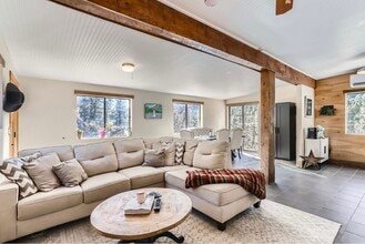 9590 N St Vrain Ave in Lyons, CO - Building Photo - Building Photo