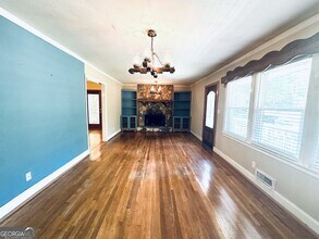 1057 Woodland Way in Forest Park, GA - Building Photo - Building Photo