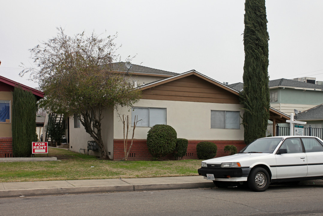 141 Starr Ave in Turlock, CA - Building Photo