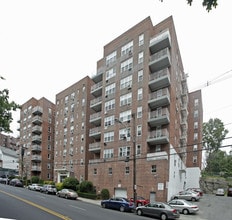 The Parkway Terrace in Yonkers, NY - Building Photo - Building Photo