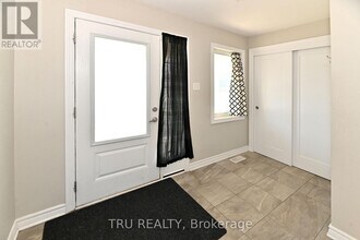 501 Paine Ave in Ottawa, ON - Building Photo - Building Photo